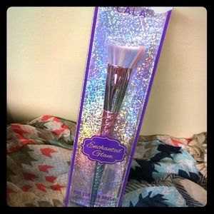 Cala Enchanted Glam Pro contour brush NWT
